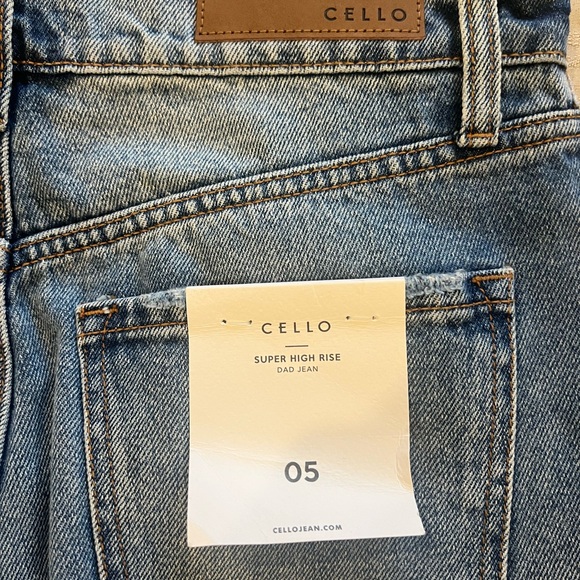 Cello Jeans Women's Juniors High Rise Straight Leg Dad
Jeans - Picture 9 of 10